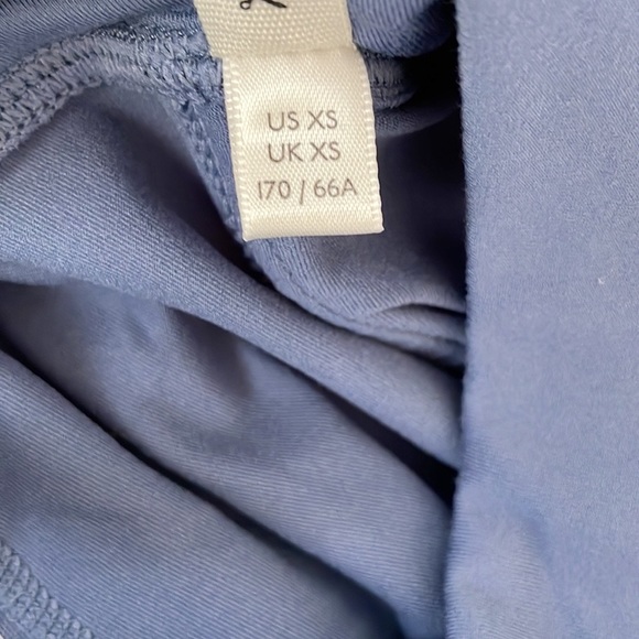 Free People Movement Cut Out Mid Rise Cropped Infinity Leggings, Size XS - Picture 7 of 9